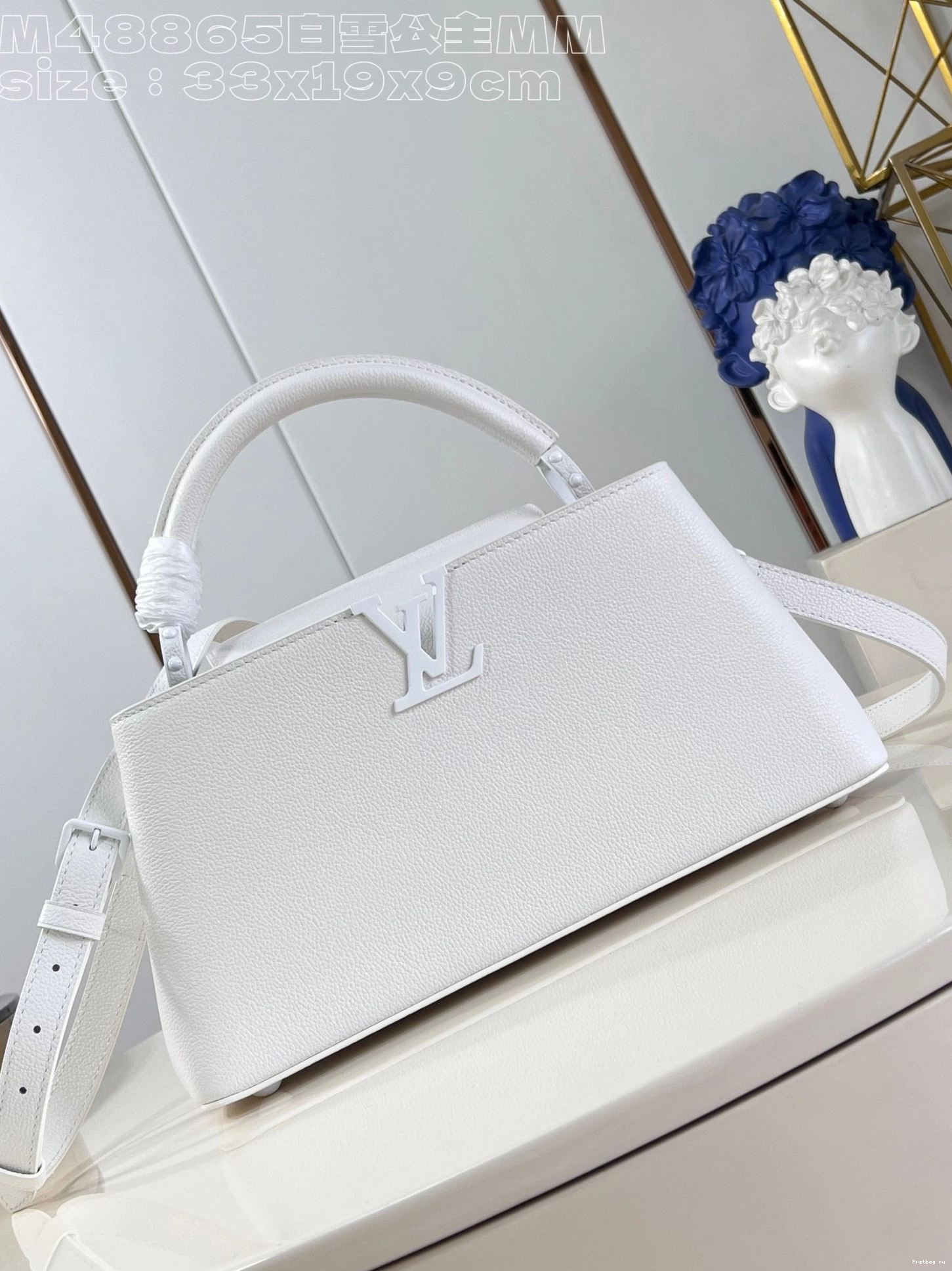 First bag ru MM-33*19*9CM CAPUCINES LOUIS VUITTON 0809